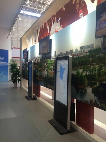 宿遷市建市20周年展覽館信息發(fā)布、觸摸設(shè)備均由米可提供1.jpg